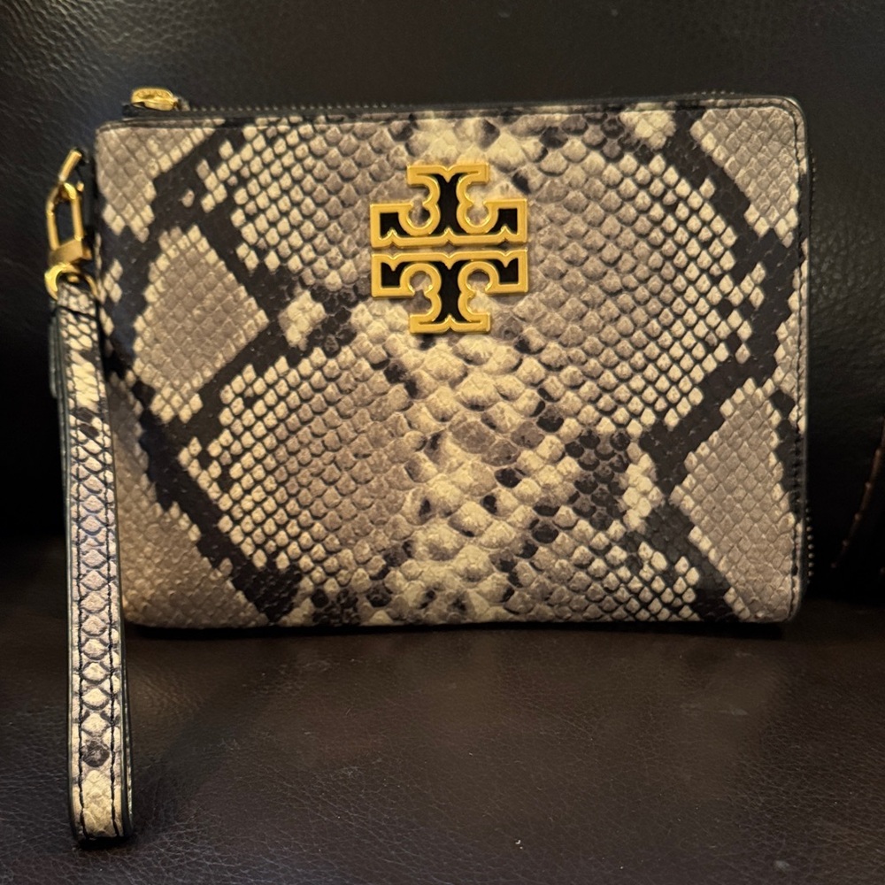 Tory Burch Black and Cream Snake Pattern Wristlet